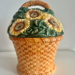 Vintage 1990s Sunflower Cookie Jar vintage-1990s-sunflower-cookie-jar-6494 This Vintage Cooks Club Ceramic Sunflower Basket Cookie Jar will be a wonderful piece to display on your counter or hutch with your Fall/Thanksgiving treats.