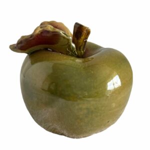 Majolica Style Apple With Single Leaf Figurine 7048f747-e85f-56f5-9e78-6517a6a53cc7.jpg Majolica, Figurine
