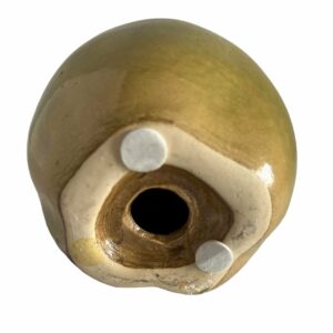 Majolica Style Apple With Single Leaf Figurine 7af031b6-587a-5ce0-92b9-f41f4300ce61.jpg Majolica, Figurine